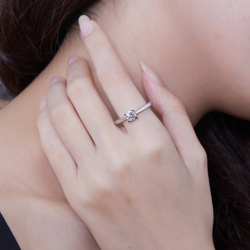 直臂HW字母S925银镀白金MoissaniteWomen's Ring50分D级